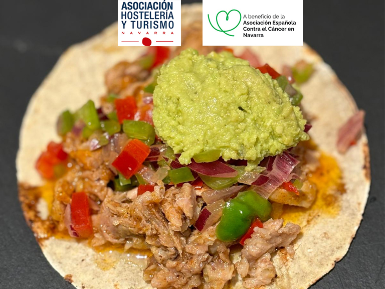 Fotografía de la barra del Bar Casa Paco de Pamplona